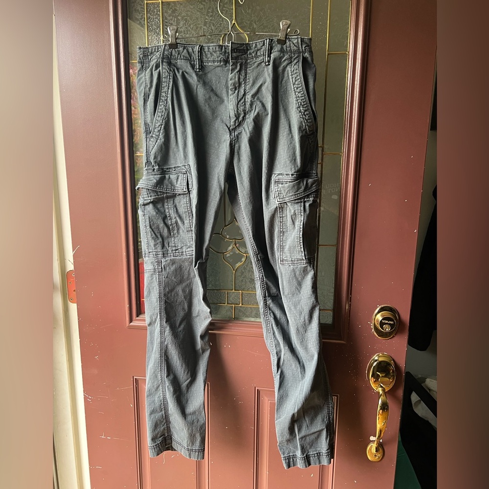 GAP Gray Cargo Pants Versatile and Durable